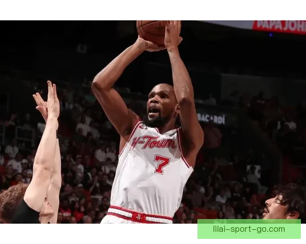 GG杰克逊批评裁判偏袒杜兰特 认为其轻易获得罚球过于离谱