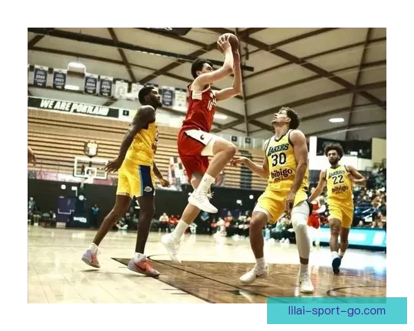 杨瀚森17+11回暖表现不敌猛龙混音34分逆转仍落败